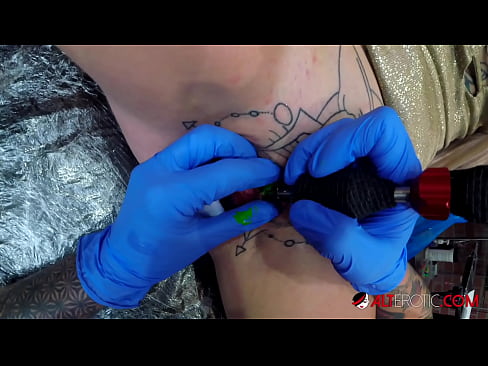 ❤️ Ekstremt tatovert hottie Sully Savage tok en tatovering på klitoris ❤️❌ Jævla video ved no.heatpumpcenter.top ️❤